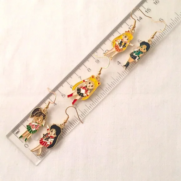 🍏50% OFF/3+...Set of 5 Sailor Moon Figures Earrings - Picture 9 of 16